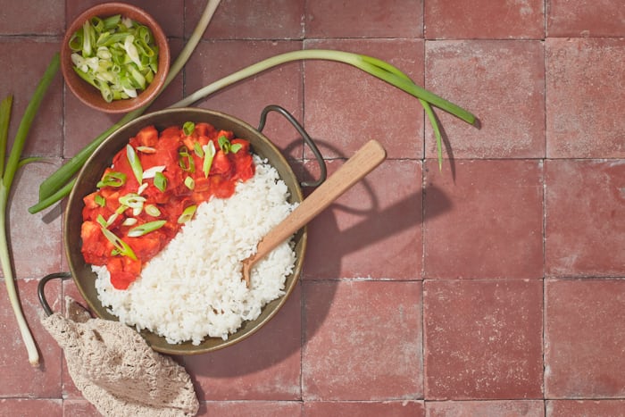 Cook Coconut Rice with Tomatoes